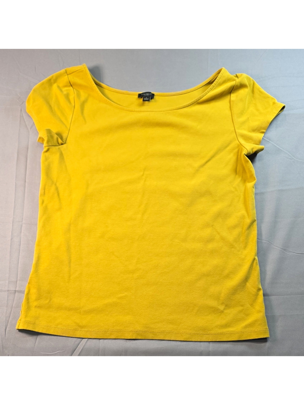 Ann Taylor Factory  L Mustard Yellow Scoop Neck Short Sleeve Knit Stretch Tee